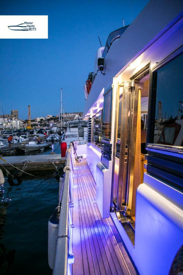 Riti Yacht Hotel Kalkara Eksteriør billede